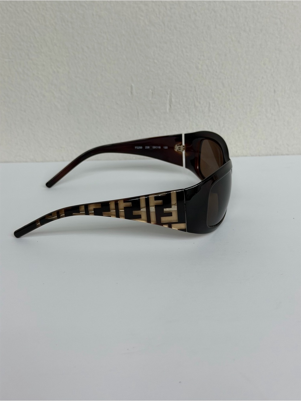 Fendi Cold Insert FS299 238 Sunglasses Wrap 59-18 130 Italy Women Brown Lens